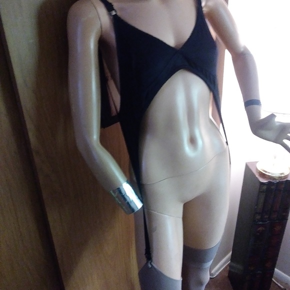 DAVIDTHEWEBGUY; I SELL VINTAGE LINGERIE & SHOES - Picture 1 of 6